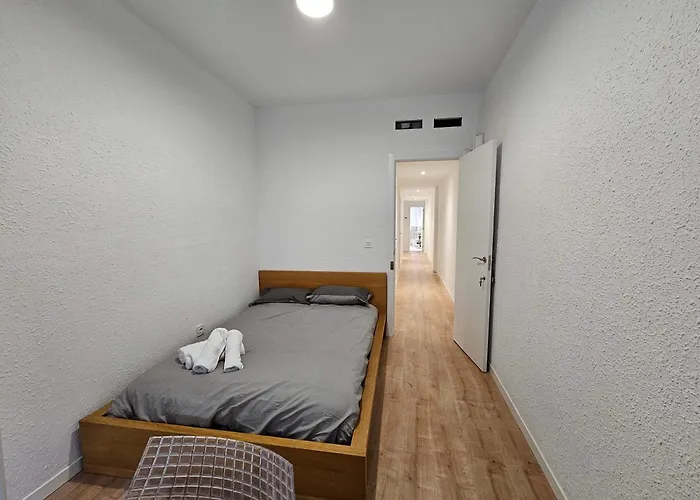 Moderno Piso Junto Al Pilar Lägenhet