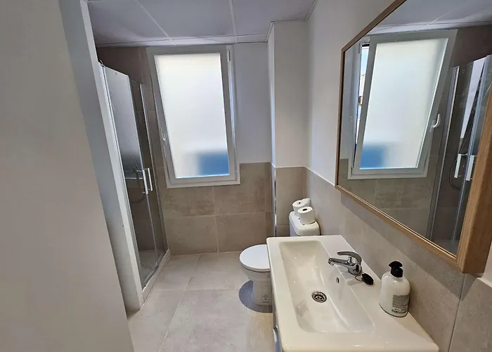 Moderno Piso Junto Al Pilar *