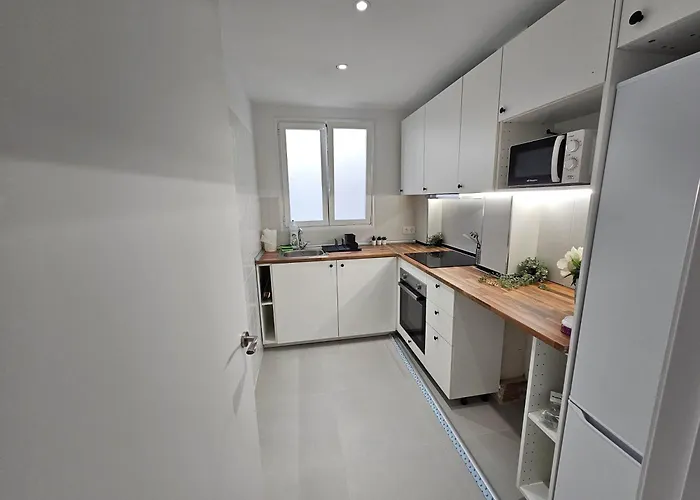 Moderno Piso Junto Al Pilar Lägenhet